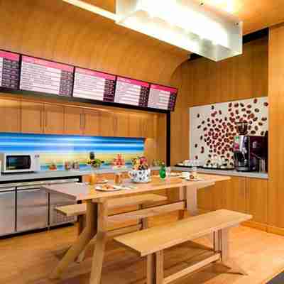 Aloft Chennai OMR IT Expressway Dining/Meeting Rooms