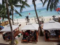 Jelly's Haven Resort - Beach