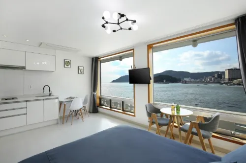 Busan Songjeong Byeorigeurin Bada Pension