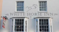 White Horse Hotels near Braxted Park Estate