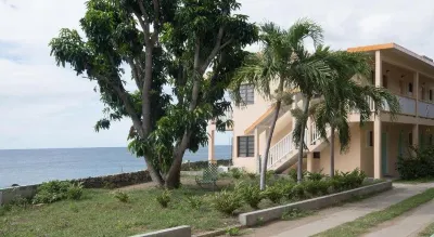 Bird Rock Beach Hotel Hotel berhampiran Saint Kitts