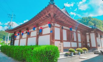 Jeonju Deoksugung Hanok Stay