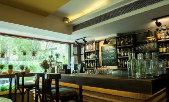 5. 호텔 디플로맷 ..