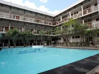 Laut Biru Resort Hotel - de playa