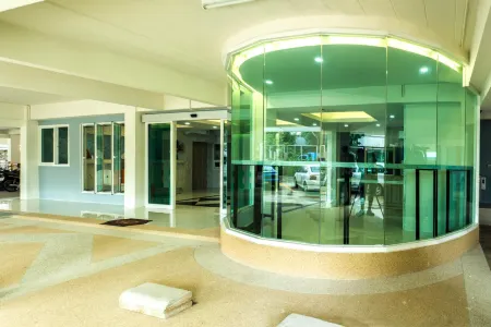 Supreme Place Отели рядом с достопримечательностью «Faculty of Humanities and Social Science Khon Kaen University»