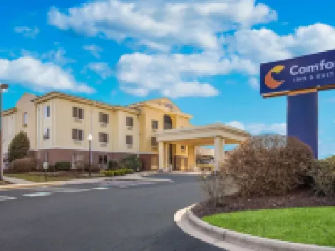 Holiday Inn Express & Suites Brevard Hotels in Transylvania County