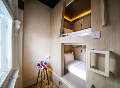 CUBEブティックカプセルホテル @ カンポンググラム