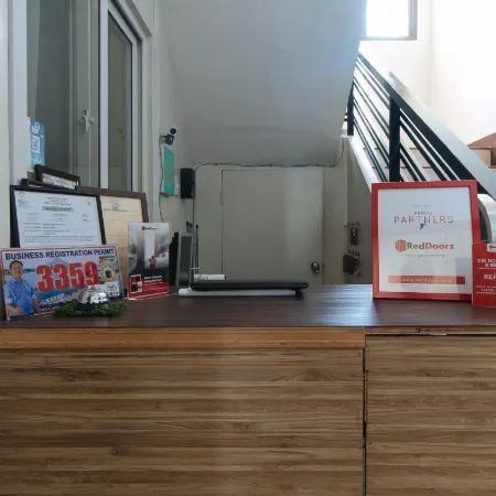 RedDoorz @ Golite Washington