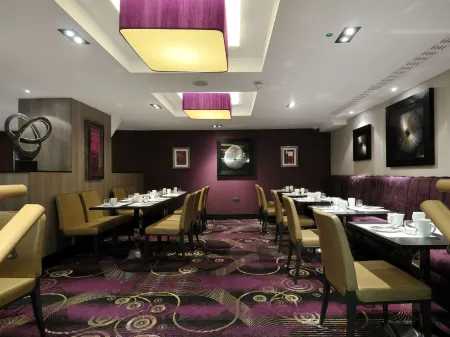 DoubleTree by Hilton London – West End Отели рядом с достопримечательностью «Library and Museum of Freemasonry»