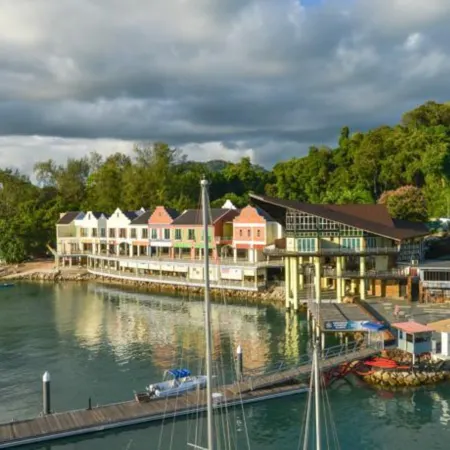 Ramada by Wyndham Langkawi Marina Отели рядом с достопримечательностью «Площадь Орла»