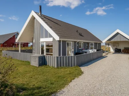 "Hedy" - 150m from the Sea Отели в г. Lonstrup