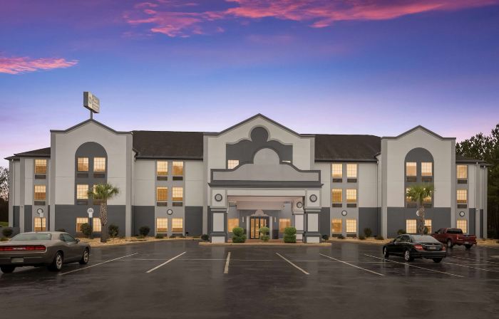 Best Western Bradbury Inn  Suites