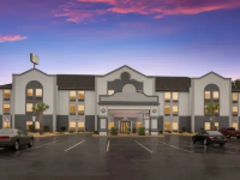 Best Western Bradbury Inn  Suites Hotels in Perry