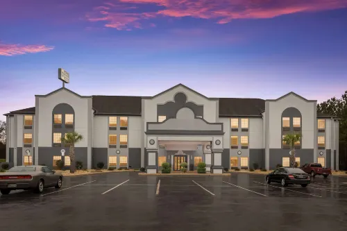 Best Western Bradbury Inn  Suites