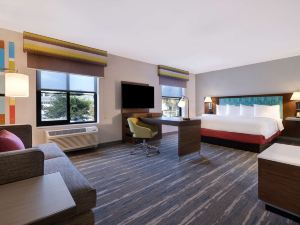 Hampton Inn & Suites by Hilton Marina