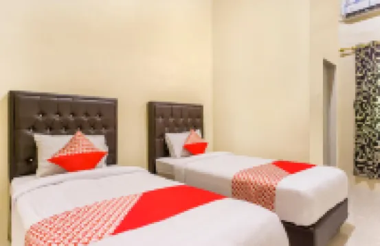 OYO 1512 Hotel Harley Hotels in Sukakarya