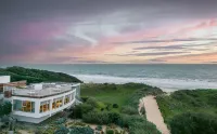 Hôtel & Spa le Grand Large Hotel dekat Oléron