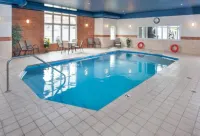 Best Western Plus Moncton - ที่มีสระว่ายน้ำ