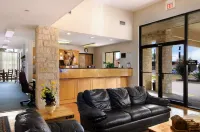 Days Inn & Suites by Wyndham Llano Hotels in Llano