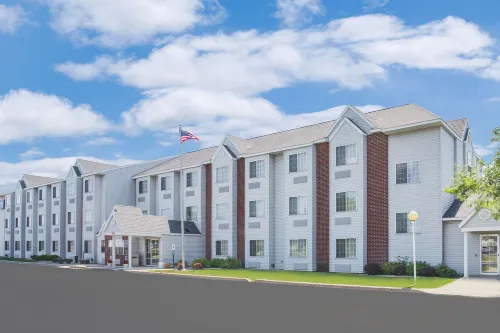 Sleep Inn & Suites Fond du Lac - 2-Star