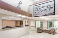 Super 8 by Wyndham Plymouth