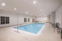 La Quinta Inn & Suites by Wyndham Mansfield TX - Swimmingpools