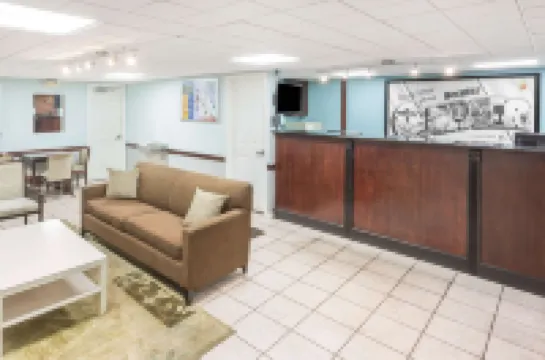 Super 8 by Wyndham Decatur/Lithonia/ATL Area