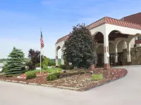 Ramada by Wyndham Pittsburgh/New Stanton Hotels in New Stanton