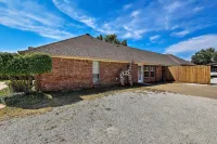 Granbury Studio - 10 Mins from Town + the Lake! - Pet friendly