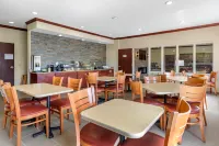 Quality Inn & Suites Hotels in Bay City