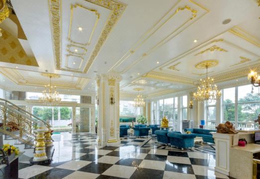 푸옹 안 호텔 1 외관 또는 로비