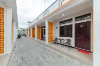 RedDoorz Plus at Orange Diponogoro Palangkaraya Hotels in Panarung