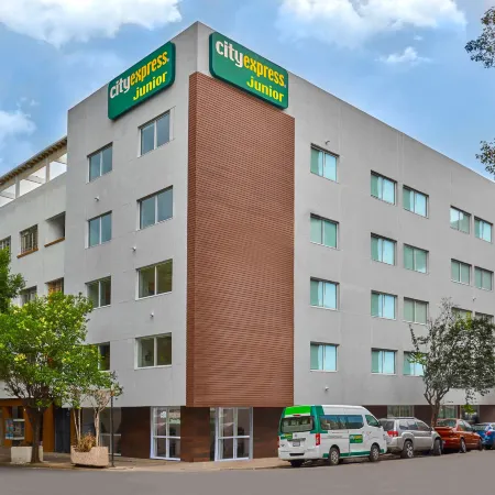 City Express Junior by Marriott Ciudad de México Sullivan Отели рядом с достопримечательностью «Посольство США»