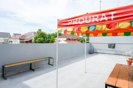 RedDoorz Near Pacific Mall Tegal 2 Отели в г. West Tegal