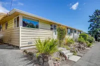 Seattle Garden Apt Walk to Water and Amenities! Hotels in Bainbridge