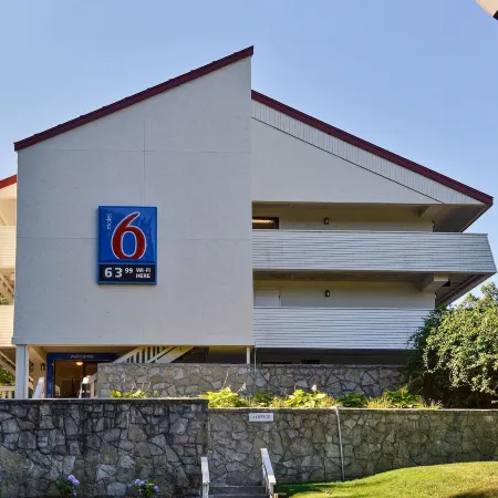 Motel 6 Nashua, NH - South