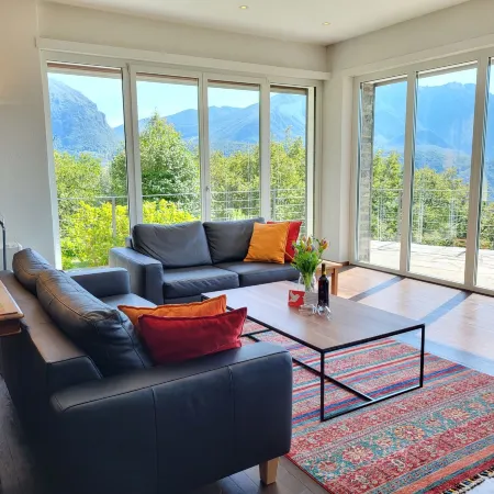 Carina Lakeview