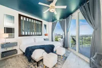 Palms of Destin by Panhandle Getaways