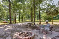 Dock & Fire Pit: Lake Tawakoni Vacation Rental! - parking