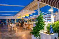 Captain's House Hotel Suites & Apartments