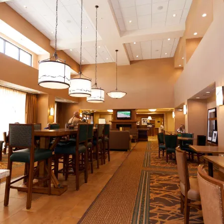 Hampton Inn & Suites Riverton