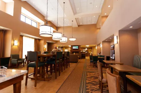 Hampton Inn & Suites Riverton