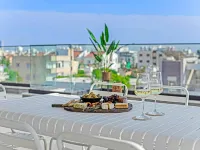 Sanders Crystal 1 - Large 4-Bdr. Penthouse with Shared Pool