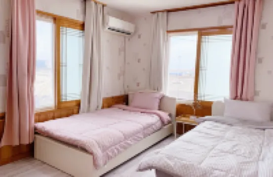 Jeju Gogo Aewol Guest House โรงแรมใกล้ห้องสมุด Aewol Public Library