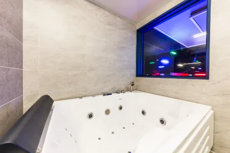 Sokcho Laon Hotel Отели рядом с достопримечательностью «Yeongnangho»