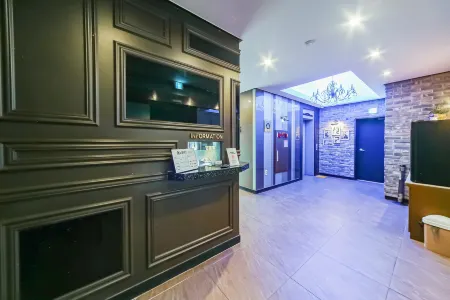 Busan Yonghodong Noblesse Отели рядом с достопримечательностью «Орюкто»