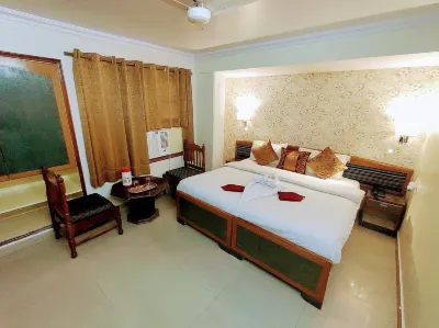 Hotel Gaurav Hotels in Sansar Chandra Road