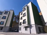 Gaypeng Poolvilla Lisum Five Penison Hotels near Nami Island