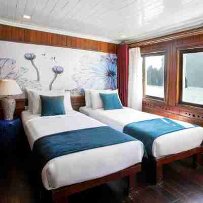 Legend Halong Private Cruises - Managed by Bhaya Cruise Rooms