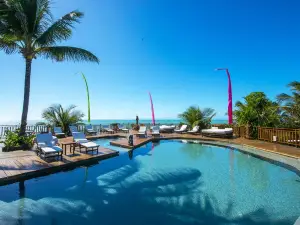 Sombra e Água Fresca Resort